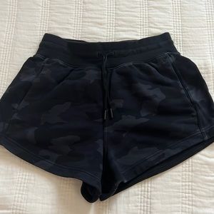 Lululemon Inner Glow High-Rise Short “3 Black Camp Size 4